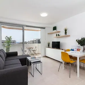 https://modern-and-recently-renovated-apartment-in-arona.in-canary-islands.com